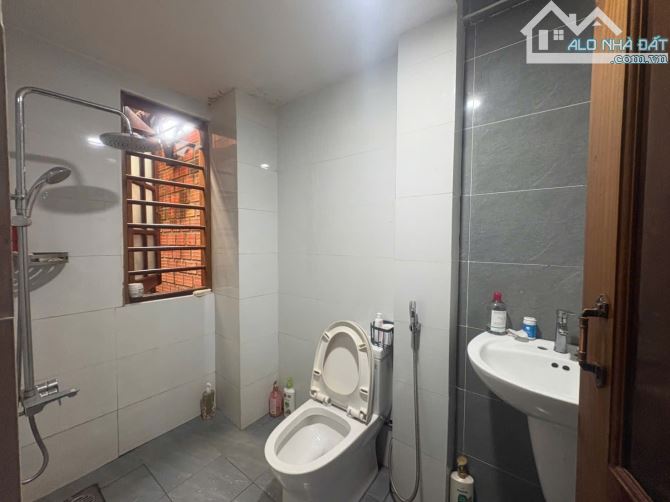 nhà mặt tiền kinh doanh kèm nhà gỗ sang trọng 2 tầng - 3
