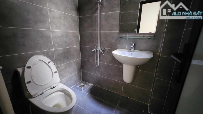 TOÀ NHÀ VĂN PHÒNG 7 TẦNG THANG MÁY - 129m2 (5×26) - KHU CV LÀNG HOA - 18.5 TỶ - 3