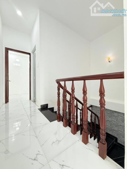 Bán Gấp!!! Nhà Ở Ngay Dĩ An, Trệt Lầu, 4x17, Hẻm 8M, Sân Đậu Ô Tô, Nhỉn 3 Đồng TL NHANH - 3
