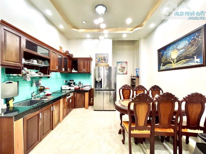 Bán nhà 4 tầng FULL NỘI THẤT đường AN PHÚ ĐÔNG 09,phường AN PHÚ ĐÔNG, Q12, dt 60m².Hẻm oto - 3
