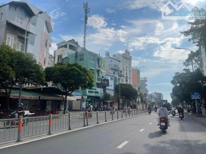 Bán nhà 3 tầng đẹp hẻm 468/ Phan Văn Trị ngag 8m 120m2 khu Quân đội chỉ 17.5 tỷ. - 3