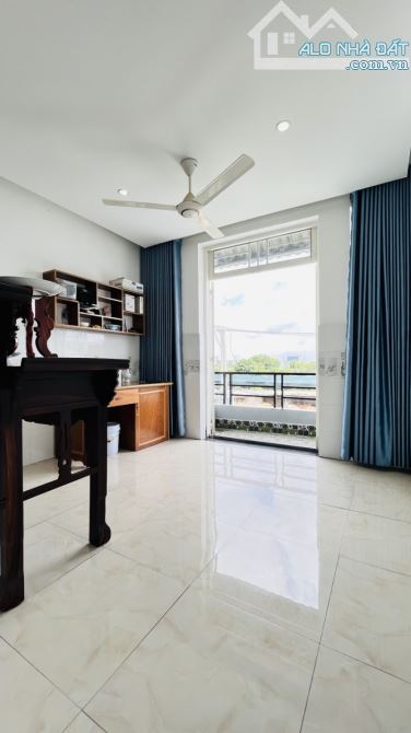 Bán nhà MT Tân Xuân 2,Hóc Môn 3Tx 126 m2 .Giá chỉ  7.65 tỷ (TL) - 4