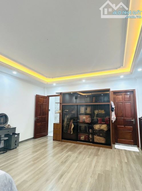 Nhà phố Hồng Mai, Quận Hai Bà Trưng, Lô góc, 6 tầng thang máy, DT 52m2, MT 4.8m, Giá 17 tỷ