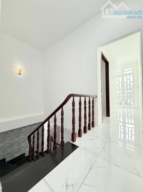 Bán Gấp!!! Nhà Ở Ngay Dĩ An, Trệt Lầu, 4x17, Hẻm 8M, Sân Đậu Ô Tô, Nhỉn 3 Đồng TL NHANH - 4