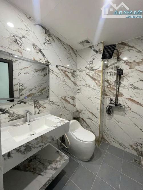 VIP-NHÀ DÂN XÂY PHỐ THẠCH CẦU–35M2 x 3 TẦNG–ÔTÔ TRÁNH–NGÕ THÔNG–CHỈ HƠN  5 TỶ - 4