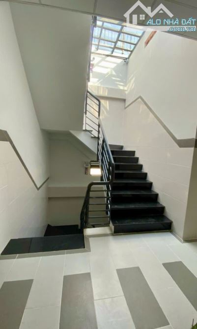 BÁN NHÀ NGANG HIẾM 9.1M – TỔNG DT 140M2 THÂN NHÂN TRUNG – NGAY GA T3 - 4