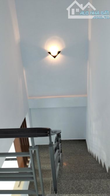 NHÀ ĐẸP GIÁ RẺ – HẺM XE HƠI TRÁNH – SÁT ĐẠI HỌC GTVT,  DT 5x16m – 2 tầng – 3PN – 4.5 tỷ - 4