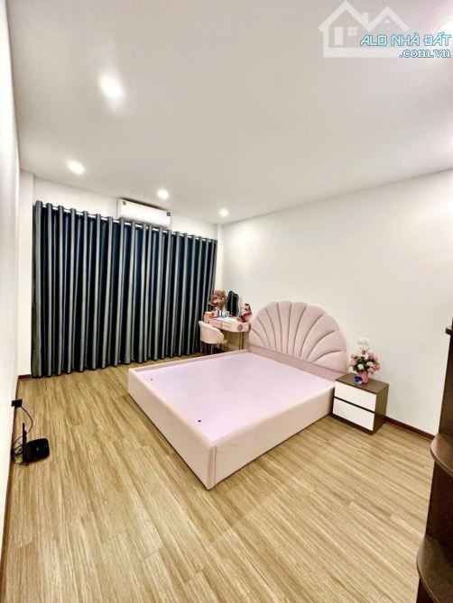NHÀ SANG CHOẢNH BỒ ĐỀ 6 TẦNG. 3 PHÒNG NGỦ Ở SƯỚNG. HƠN 8 TỶ - 5
