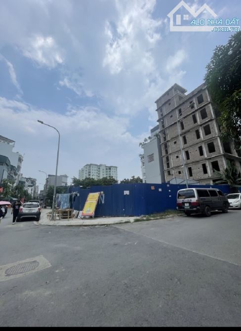 200 Tỷ / 633 M2 / Phân Lô Vỉa Hè Ô tô Chánh. THANH Xuân - 2