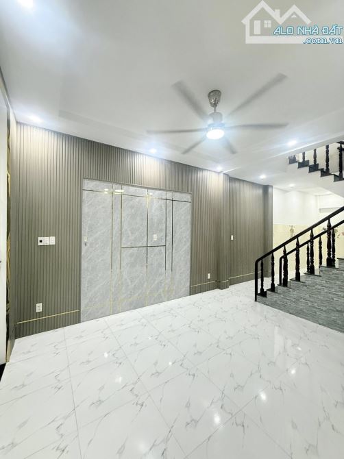 Bán Gấp!!! Nhà Ở Ngay Dĩ An, Trệt Lầu, 4x17, Hẻm 8M, Sân Đậu Ô Tô, Nhỉn 3 Đồng TL NHANH - 6