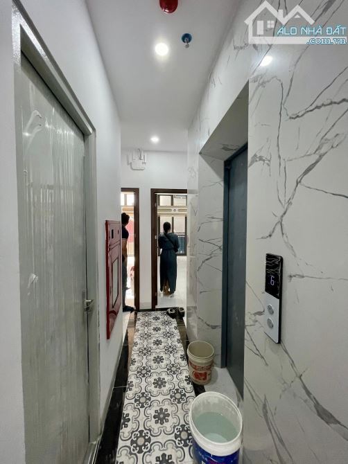 BÁN TÒA CCMN ĐƯỜNG LÊ TRỌNG TẤN. 82M2 - 6 TẦNG. THANG MÁY. 18 PHÒNG KHÉP KÍN. - 6