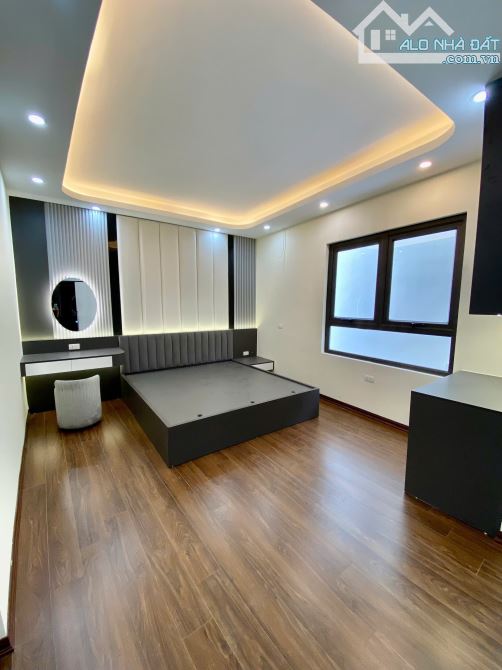 Bán nhà Bồ Đề, ngõ nông, 6 tầng thang máy, 38m2, mt 5m,hơn 8 tỷ gần hồ. - 6