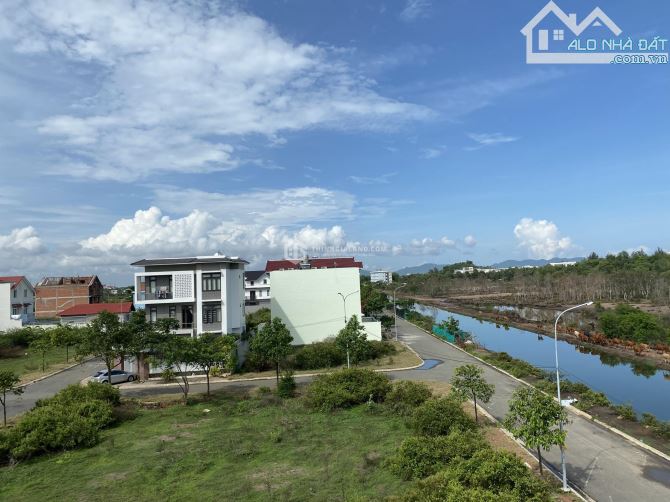 BÁN CĂN BIỆT THỰ HOÀN CÔNG VỚI 257m2 NGANG 10m HƯỚNG ĐÔNG NAM BÊN CẠNH DỰ ÁN SUNGROUP - 7