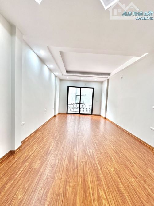 BÁN NHÀ ĐƯỜNG ĐỊNH CÔNG THƯỢNG. GARA Ô TÔ. NHÀ MỚI. THANG MÁY. 60M2 - 7 TẦNG. - 8
