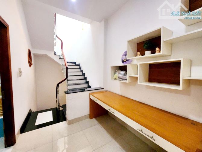 Bán nhà 2 lầu hẻm 125 đường Nguyễn Thị Tần P.Rạch Ông Quận 8 - 9