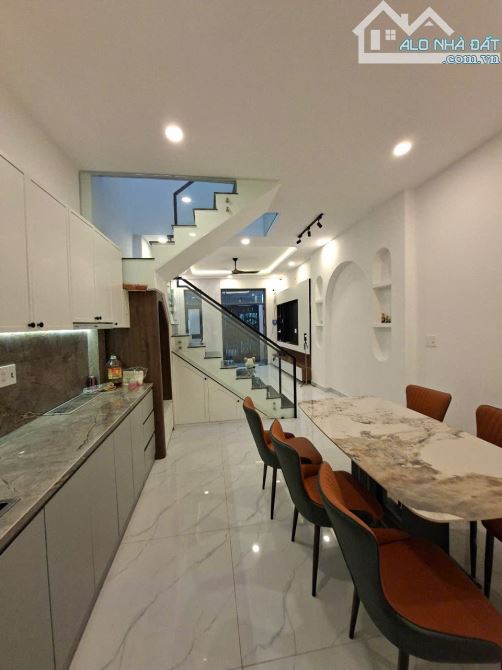 Gần ĐL Võ Văn Kiệt. 2 tầng (4x12m 48m²) hẻm ô tô 7m - chỉ 5 tỷ - giáp Q5, Q6, Quận 8, Tên - 9