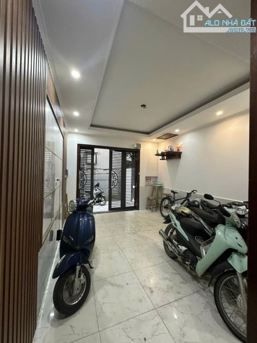 Hot! Bán CHDT Nhân Mỹ, Nam Từ Liêm-2Thoáng -Gần Phố-50M2 -7Tầng Thang Máy- Mt5.3m- 13.8 Tỷ - 9
