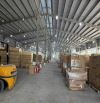 Chủ Kẹt Tiền Ngân Hàng Cần Bán Gấp  Nhà Xưởng 5000m . Chỉ 17Tỷ. Đag cho Thuê 250tr/Tháng