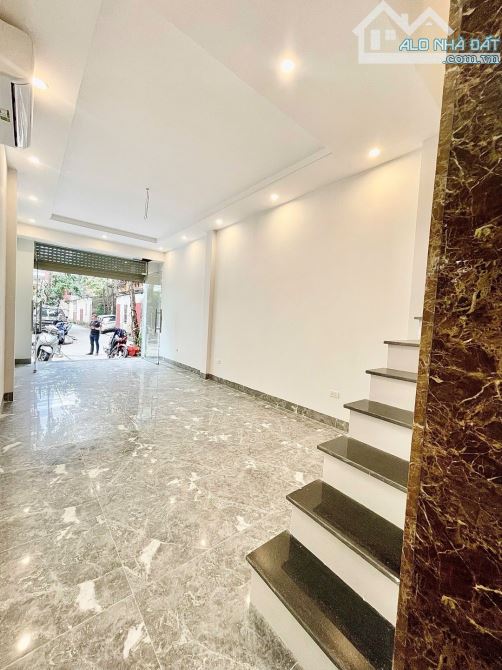 Nhà Đẹp Phân Lô Ngọc Khánh Ba Đình Vuông Vức Thang Máy - 3