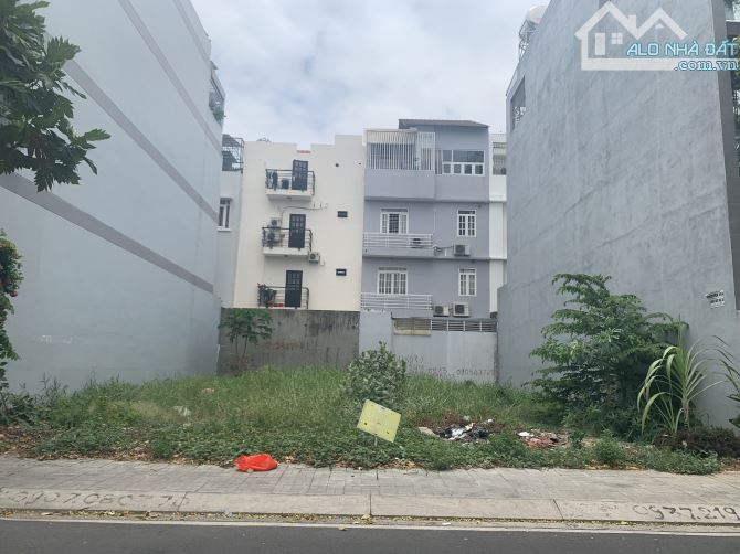 Bán đất biệt thự 200m2 view hồ giá rẻ nhất trong khu đô thị Him lam giá 38 tỷ