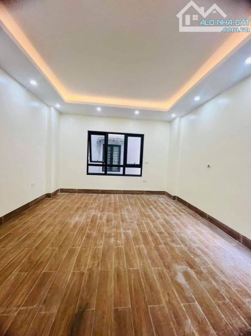 Siêu Phẩm Cầu Giấy - 6 Tầng Thang Máy - mặt tiền 4.4m - Mặt Bằng Kinh Doanh hết ý -