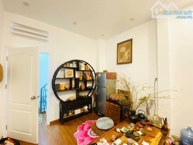 Mặt tiền KD đắc địa Phú Nhuận, giáp Q3, 3 Tầng,105m2 Dtsd,gần Nguyễn Văn Trỗi, Ở/KD,9.9 Tỷ