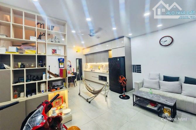 Bán nhà Duy Tân, Phú Nhuận, 4.8m x 7.2m vuông vức, 2 Tầng, hẻm thẳng - Giá 5.4 tỷ TL