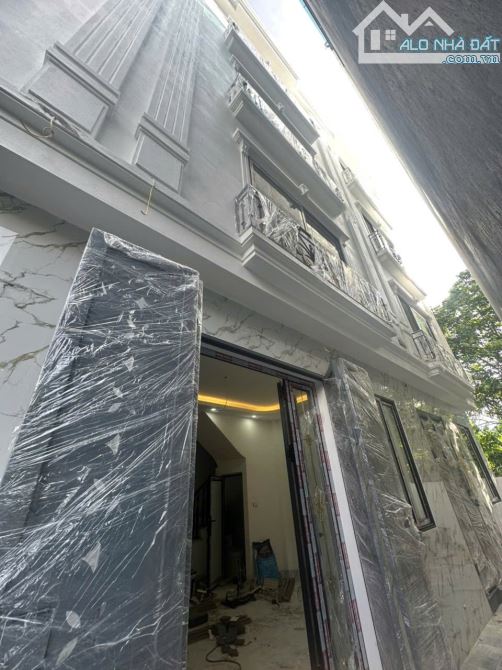 Bán nhà siêu đẹp, tiện ích công năng đầy đủ. 32m2x4T. ô tô đỗ cửa, chủ xây chắc chắn.