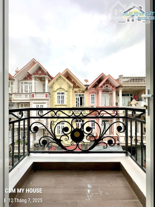 Vị trí đẹp - 4 Tầng - 75m2 - 4 tỷ 880 ô tô