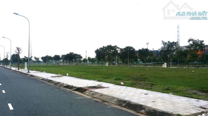 BÁN ĐẤT MẶT TIỀN DT830 – XÃ LƯƠNG HÒA, BẾN LỨC, LONG AN ,SỔ HỒNG RIÊNG