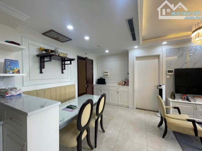 cần bán chung cư 234 hoàng quốc việt 3 ngủ 2 vệ sinh ban công hướng mát