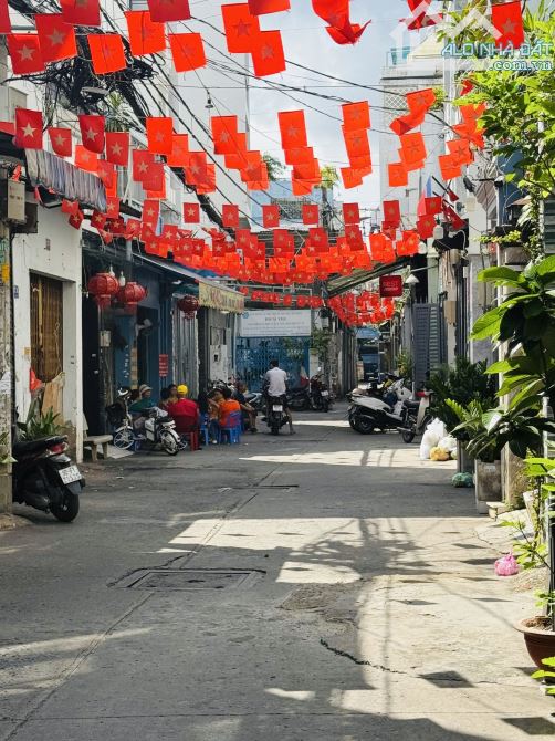 Bán Nhà 210m2 Ngang 8x26m Nở Hậu 8,5m Hẻm Phan Sào Nam-Gần Đồng Đen-Phạm Phú Thứ-Cấp 4