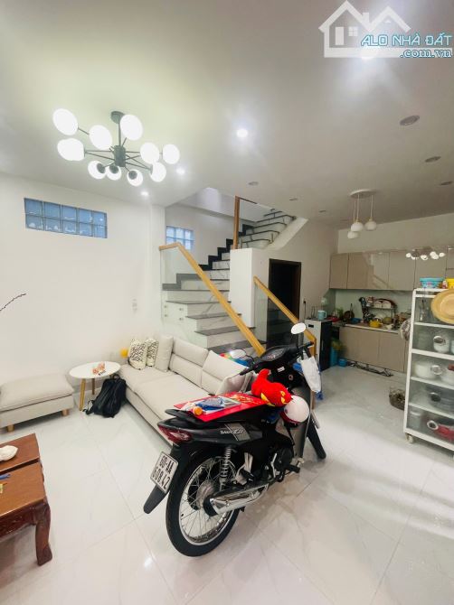 Chỉ 1,65 tỷ sở hữu nhà 85m2, gần chợ Tân Vạn, cách Bùi Hữu Nghĩa 150m, SHR thổ cư