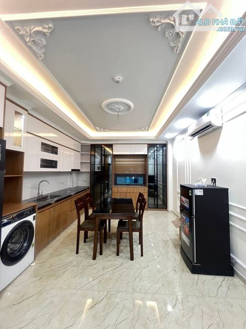 ĐỘI CẤN 8 TẦNG THANG MÁY-  51M MẶT TIỀN LÝ TƯỞNG 4 M GIÁ BÁN NHỈNH 18 TỶ NHÀ MỚI CỨNG TRUN