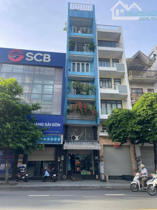 Bán gấp nhà MT Nguyễn Chí Thanh P.15 Q.5
