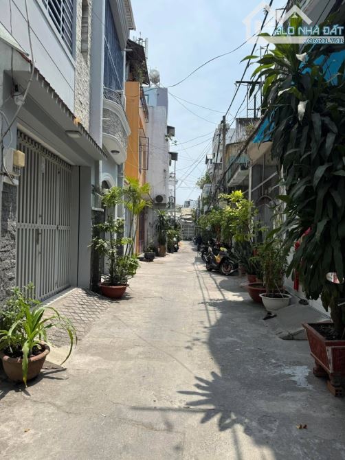 Bán nhà Hẻm ô tô vào nhà Nguyễn Văn Công, Phường 3, Gò Vấp, 3 Tầng, Giá hơn 8 Tỷ