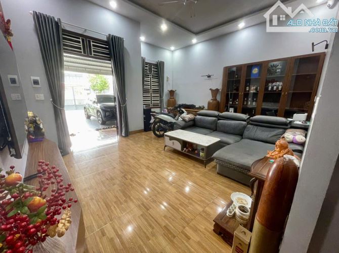 NHÀ CẤP 4 RỘNG - ĐẸP MTKD - ĐỖ XUÂN HỢP - P. BMT -DT: 6.5X41M THỔ CƯ 100M2 - GIÁ: 6.25 TỶ
