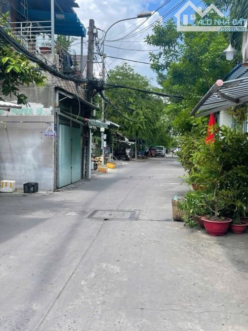 TRUNG TÂM TÂN PHÚ: Bán Gấp Lô Đất Mặt Tiền Đô Đốc Long - 4.3x19m, Tiện Kinh Doanh!