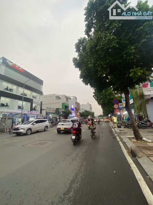 cho thuê nhà góc 2MT lũy bán bích 4x25  1 trệt 3 lầu sân thương thông suốt