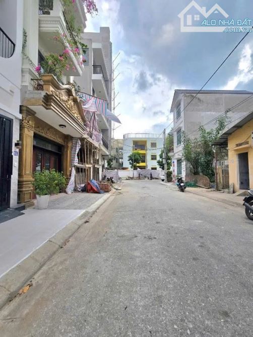 Cần bán nhà Phố Ngọc Thụy, Long Biên, 85m², Gara ô tô – Vỉa hè – Thang máy, Giá 26.3 tỷ