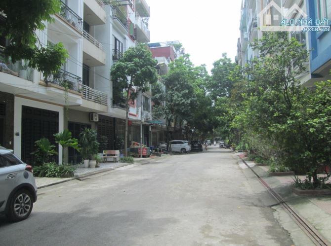 Bán đất DV Chìa Quan, Đa Sỹ cạnh công viên Hà Đông 54m2 chỉ 12.2 tỷ.