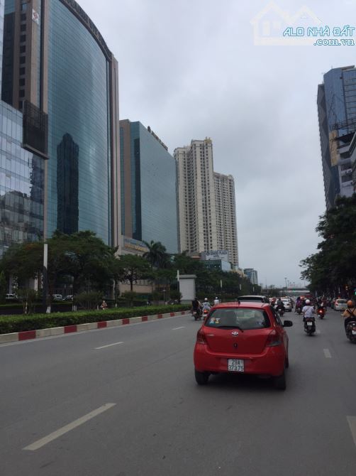 MP Minh Khai lô góc 3 mặt thoáng. DT 275m2 MT 11m sổ vuông đẹp