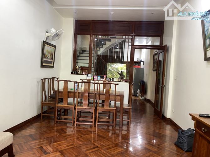 VIP HOÀNG CẦU, ĐỐNG ĐA, PHÂN LÔ, Ô TÔ TRÁNH, KINH DOANH, 50M, 5 TẦNG, 27 TỶ
