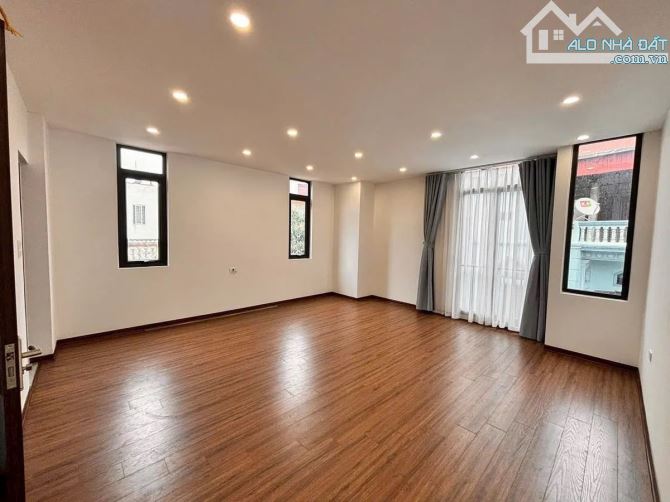Bán Gấp Nhà Phố Việt Hưng 40m2 5T, Ô Tô Đỗ Cổng, Lô Góc, Dọn Về Ở Ngay, Nhỉnh 8 Tỷ - 5