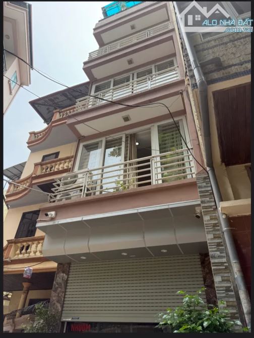 Cần bán nhà mặt ngõ ô tô kinh doanh Đường Bưởi.