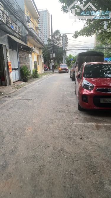 Chuyển đổi cần bán nhà dân xây sẵn dòng tiền Bát Khối Long Biên 115m 4T MT 6m nhỉnh 18 tỷ