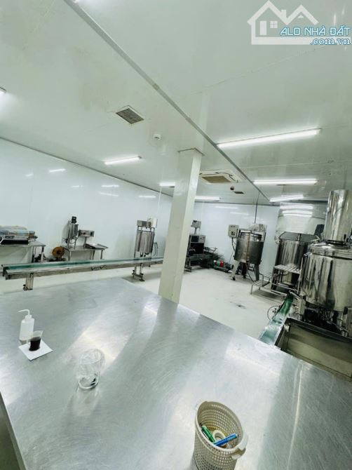 Bán nhà 3 tầng Mặt Tiền đường THẠNH XUÂN 39,phường THẠNH XUÂN, Q12, dt180m² giá 11tỷ