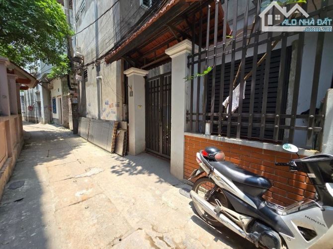 BÁN NHÀ CỔ NHUÊ - DÂN XÂY - NGÕ RỘNG - 75M2 - 14 .8 TỶ.