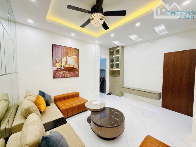Cần bán gấp căn hộ 2 ngủ Học Viện kỹ thuật quân sự, 65m2, full dồ nội thất, hơn 3 tỷ
