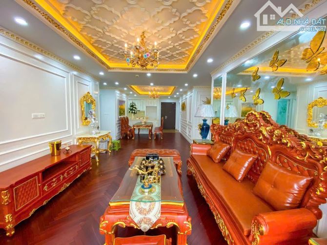 CĂN HỘ 4 NGỦ CHUNG CƯ CENTER POINT 110 CẦU GIẤY 180m 18.5 TỶ FULL NỘI THẤT